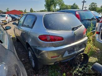 Alfa Romeo 147 147 (937), Hatchback, 2000 / 2010 2.0 Twin Spark 16V picture 2