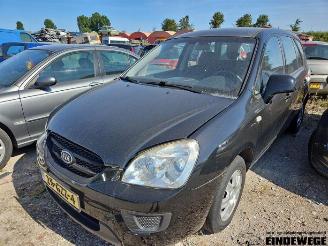 Vrakbiler auto Kia Carens Carens III (FG), MPV, 2006 / 2013 2.0i CVVT 16V 2008/10
