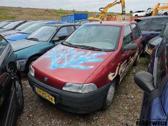 Uttjänta bilar auto Fiat Punto Punto I (176), Hatchback, 1993 / 1999 60 1.2 i.e. Selecta 1995/1