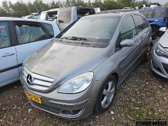 Coche siniestrado Mercedes B-klasse B (W245), Hatchback, 2005 / 2011 2.0 B-200 16V 2006/9