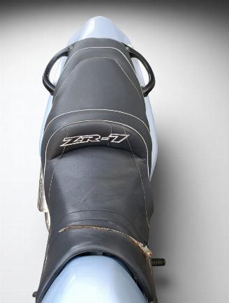 Kawasaki ZR - 7  picture 20