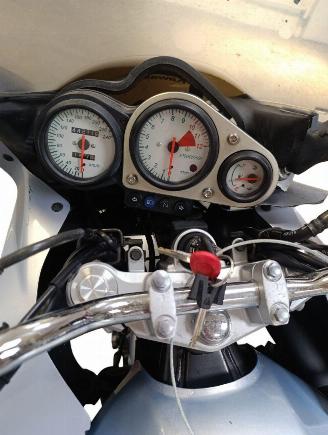 Kawasaki ZR - 7  picture 5