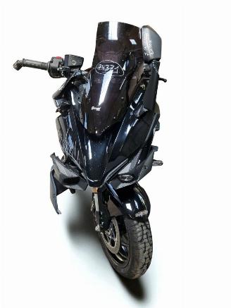 krockskadad bil motor Suzuki  GSXS 2022/8