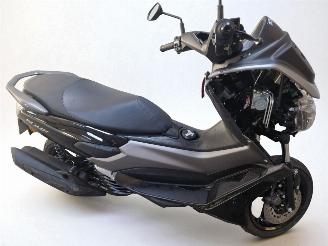 Schade scooter Yamaha  N MAX 2018/5