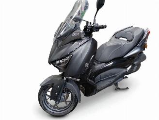 Yamaha  X MAX picture 2