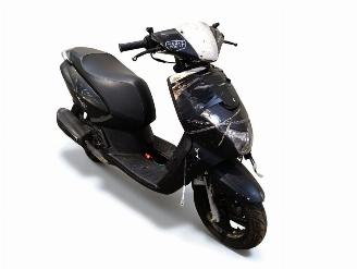 Schade scooter Peugeot  KISBEE 2023/1
