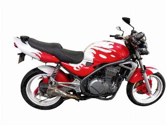 krockskadad bil motor Kawasaki ER - 5  2003/11