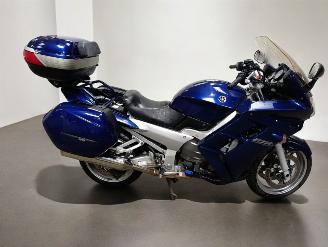krockskadad bil motor Yamaha FJR 1300  2005/3