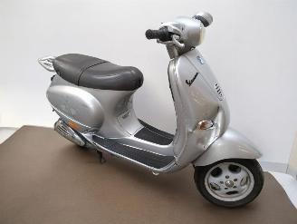 krockskadad bil bromfiets Piaggio  ET4 2003/9
