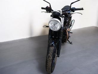 Triumph  STREET TWIN picture 2