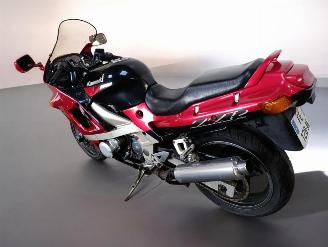 Kawasaki ZZ - R 600  picture 9