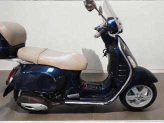 skadebil bromfiets Piaggio  VESPA 2006/7