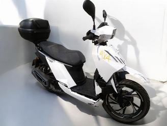 Peugeot  TWEET picture 14