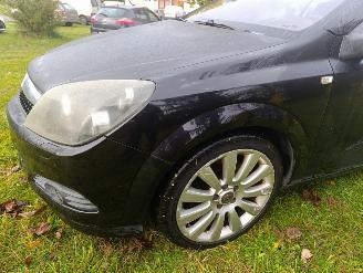 Opel Astra H TWINTOP CABRIOLET 1.9 CDTI- 16V TURBO picture 16