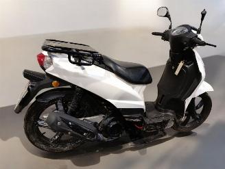 Peugeot  TWEET picture 11