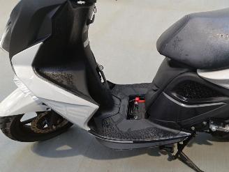 Kymco  SUPER 8 picture 11
