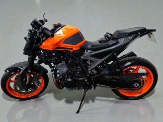 KTM 990 Super Duke  picture 3
