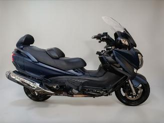 skadebil bromfiets Suzuki  BURGMAN 2015/9