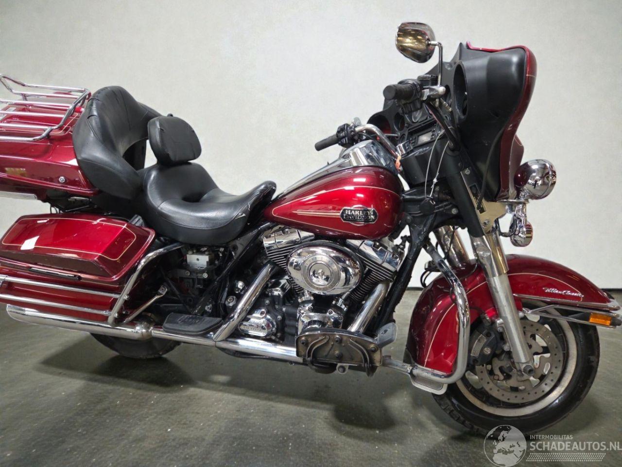 Harley-Davidson  FLHTCU CLASSIC