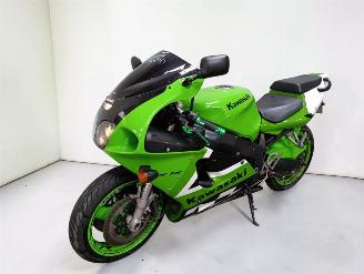 Kawasaki  ZX7R picture 3