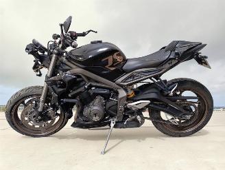 Triumph Street Triple RS picture 17