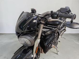 Triumph Street Triple S picture 4