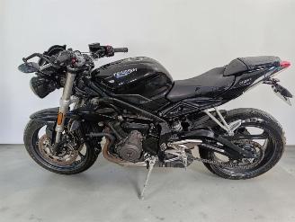Triumph Street Triple S picture 3