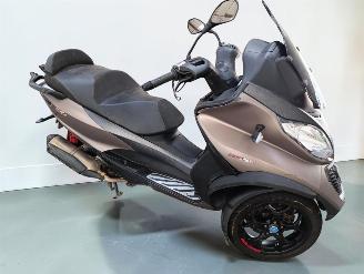 skadebil bromfiets Piaggio  MP3 2022/2