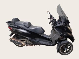 skadebil bromfiets Piaggio  MP3 2014/6