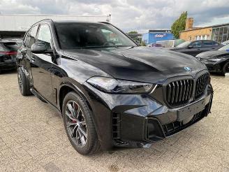 krockskadad bil auto BMW X5 xDrive50e M Sport*HEAD-UP - PANO - NAVI -KAM* 2025/2