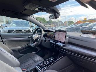 Volkswagen Golf Variant 1.5 eTSI DSG R-Line *NAVI - MATRIX* picture 18