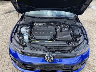 Volkswagen Golf R Variant 4Motion *KAM - AHK - NAV - PANO* picture 13