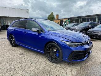 krockskadad bil auto Volkswagen Golf R Variant 4Motion *KAM - AHK - NAV - PANO* 2025/4