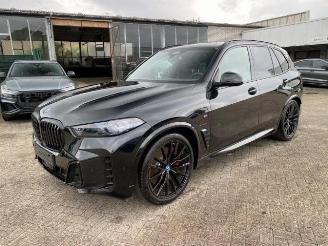 krockskadad bil auto BMW X5 xDrive50e M Sport PRO *PANO- LUFT - 22" * 2024/7