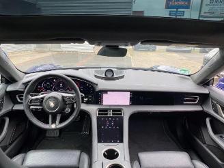 Porsche Taycan Turbo S *HEAD-UP - PANO -KERAMIK* picture 17