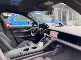 Porsche Taycan Turbo S *HEAD-UP - PANO -KERAMIK* picture 18