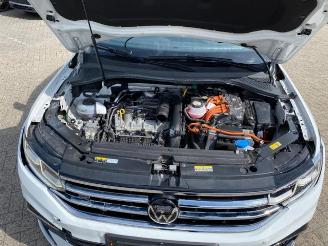 Volkswagen Tiguan 1.4 TSI e-Hybrid R-Line *PANO - AHK -KAM* picture 12