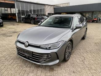 uszkodzony samochody osobowe Volkswagen Passat Variant 2.0 TDI DSG Elegance 4Motion 2024/10