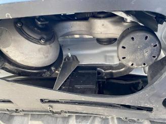 Mercedes E-klasse 300 T Avantgard * KAM - AHK - NAV * picture 22