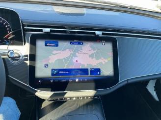 Mercedes E-klasse 300 T Avantgard * KAM - AHK - NAV * picture 19