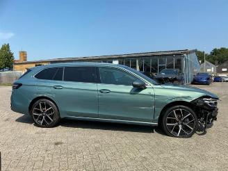 škoda osobní automobily Volkswagen Passat Variant 2.0 TDI DSG R-Line *HEAD-UP -AHK* 2024/5