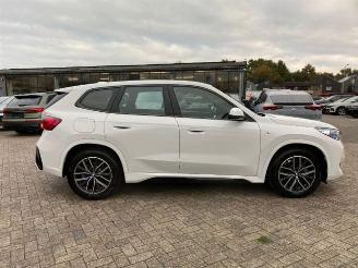 BMW iX1 eDrive20 M Sport *NAVI - KAM* picture 3