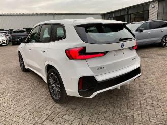 BMW iX1 eDrive20 M Sport *NAVI - KAM* picture 11