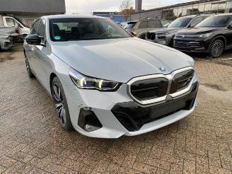 krockskadad bil auto BMW i5 M60 xDrive *HEAD-UP - 360 KAM - NAVI* 2024/11