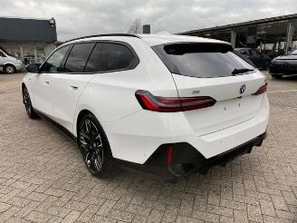 BMW i5 M60 xDrive Touring *HEAD-UP - PANO - AHK* picture 11