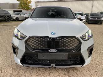 BMW iX2 eDrive20 M Sport *PANO - AHK - KAM - NAVI* picture 12