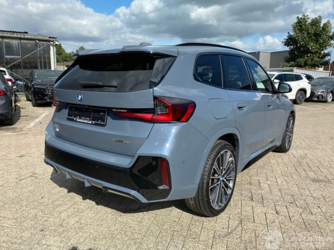 BMW iX1 eDrive20 M Sport Pro HUD/ AHK /Storm damage