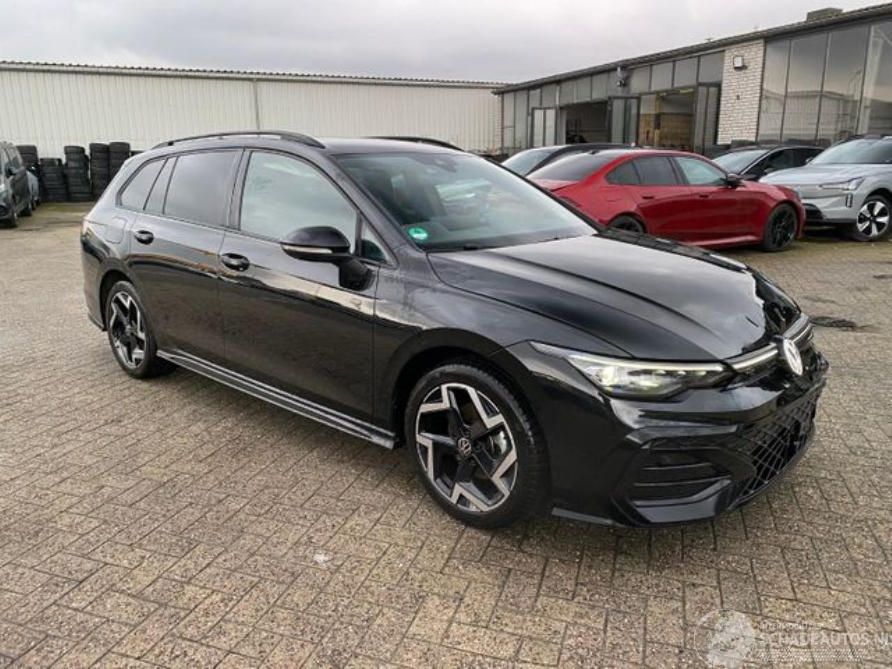 Volkswagen Golf Variant 1.5 eTSI DSG R-Line *NAVI - MATRIX*