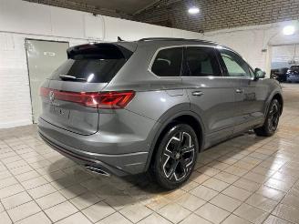 krockskadad bil auto Volkswagen Touareg 3.0 TDI 4Motion Elegance AHK/KAM/NAVI 2024/6