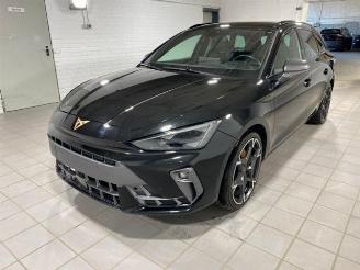 skadebil auto Cupra Leon VZ SP 1.5 e-Hybrid 200kW AHK/KAM/NAVI 2024/11